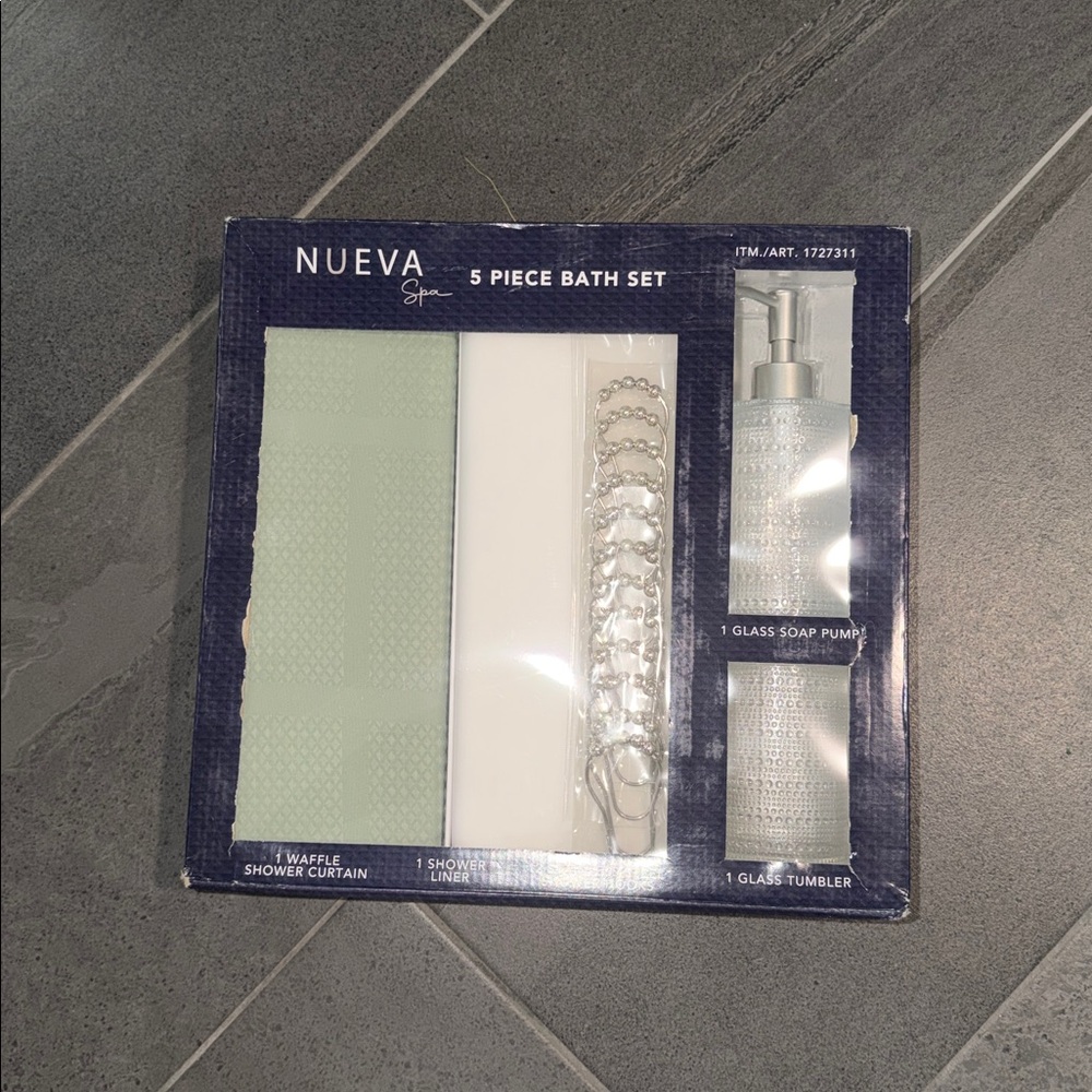 NEW! Nueva Spa 5 piece bath set, Green